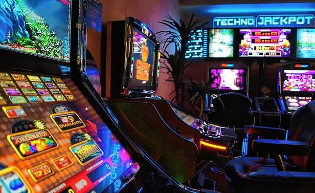 پاکستان میں Roulette Casino کا آن لائن کیسینو سیکشن کھولیں۔